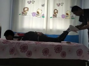 白袜调教男男videochinese_白袜调教：男男之间的私密视频